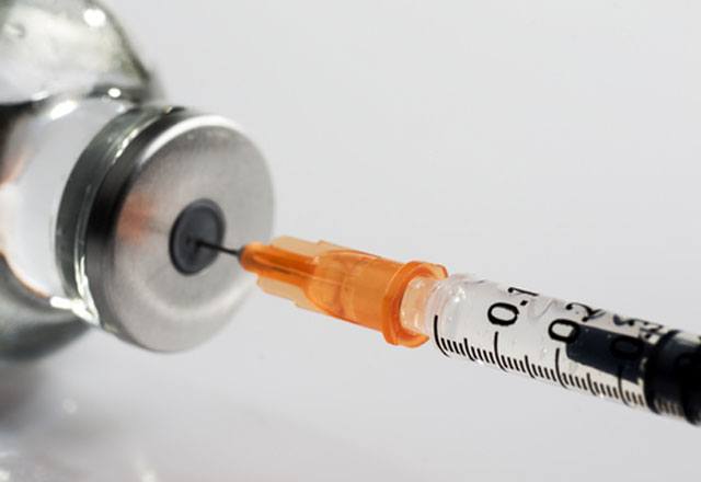 FDA Pfizer-BioNTech COVID-19 aşısının acil kullanımını 12-15 yaş için onayladı