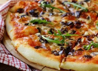 Glütensiz kinoa pizzası 4 yaş ve üzeri çocuklar için