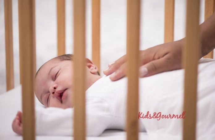 Bebeklerin uyku düzeni konusunda yapılan 8 hatalı davranış!