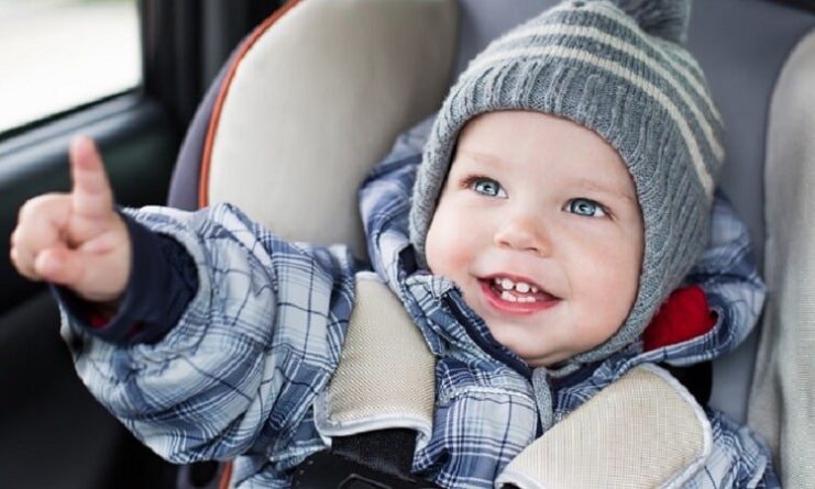 Kışın çocukla araba yolculuğu yaparken ısı ve güvenliğe dikkat!