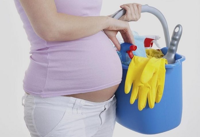 Hamileyken kullandığınız temizlik malzemelerine dikkat!