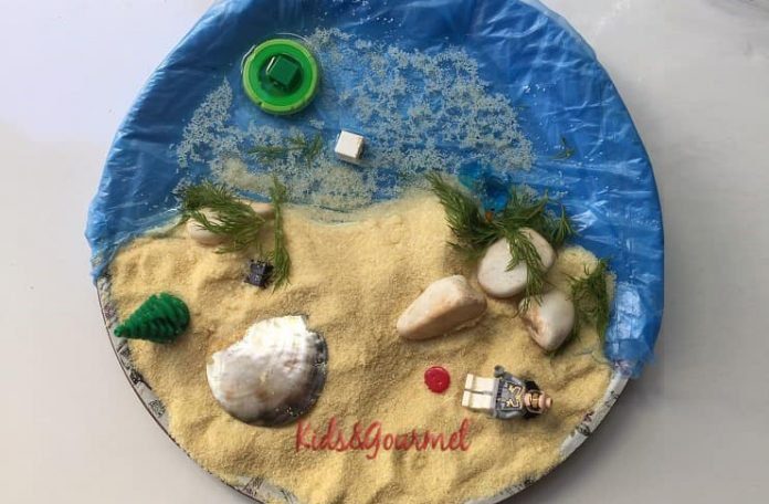 3 years old children's activity: Enjoying a tropical island at home