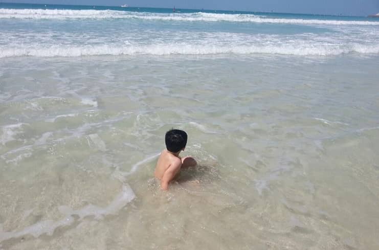 Dubai'de çocuklu tatil sahil