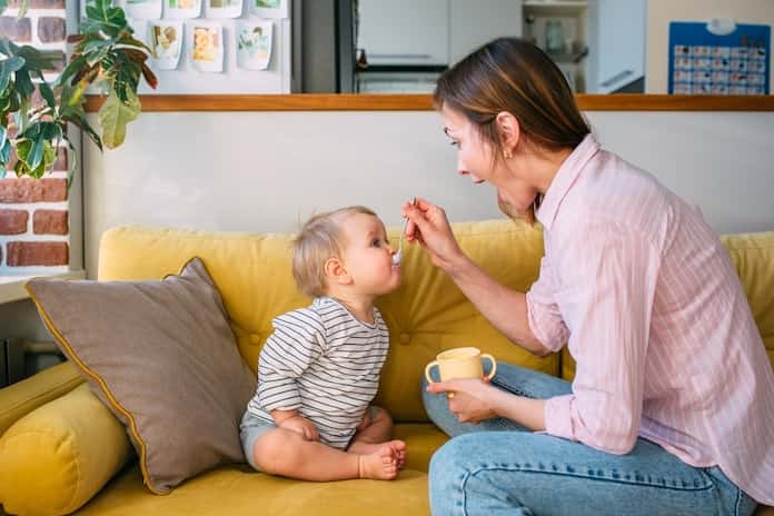 Bebeklere ne zaman yoğurt yedirilebilir?
